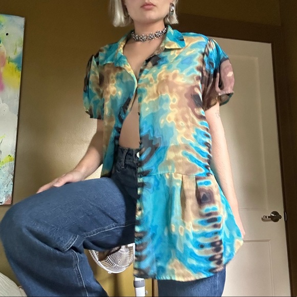 Funky Button Down Top - Picture 2 of 8